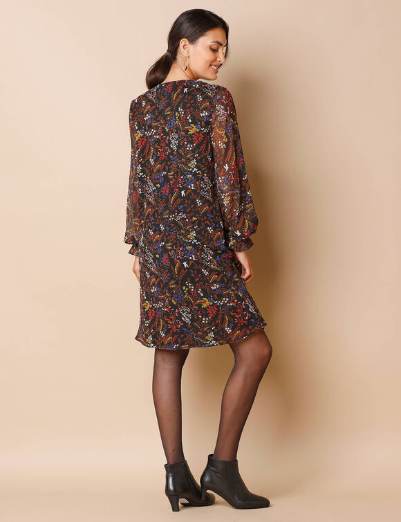 Robe imprimée à plis, imprimé forêt (noir / caramel) Robe imprimée à plis, imprimé forêt (noir / caramel)